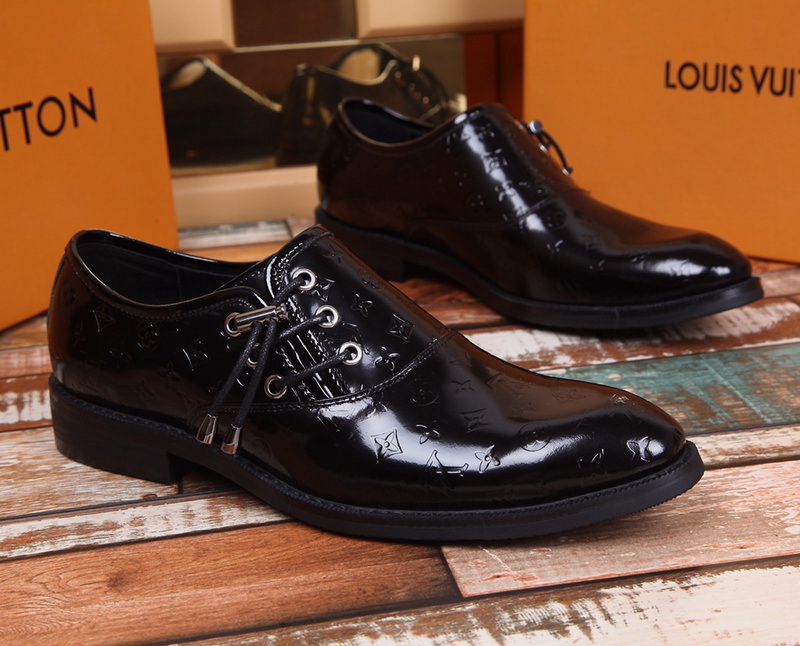 LV Men shoes 1;1 quality-1996