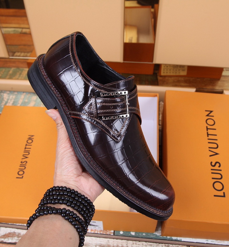 LV Men shoes 1;1 quality-1997