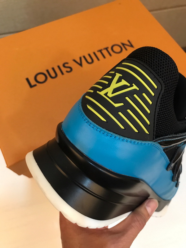 LV Men shoes 1;1 quality-2008