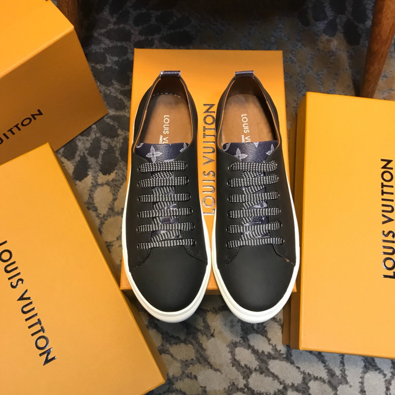 LV Men shoes 1;1 quality-2020