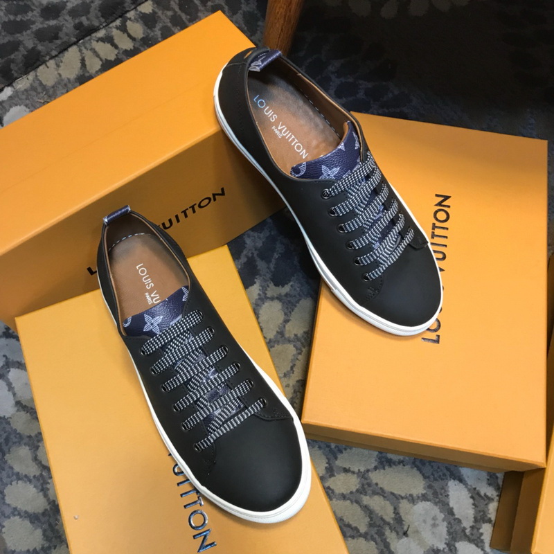 LV Men shoes 1;1 quality-2020