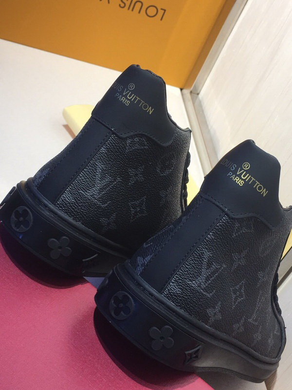 LV Men shoes 1;1 quality-2021