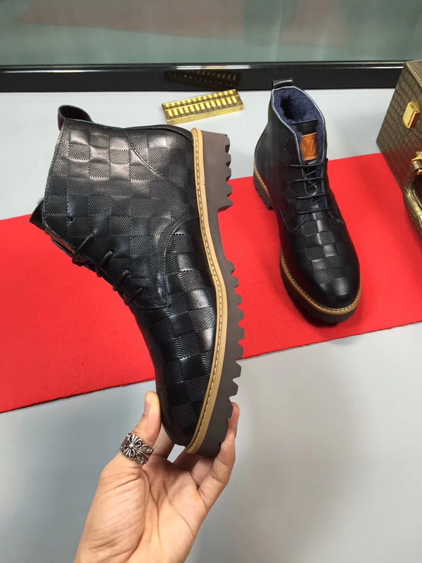 LV Men shoes 1;1 quality-2029