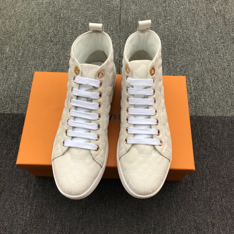 LV Men shoes 1;1 quality-2030