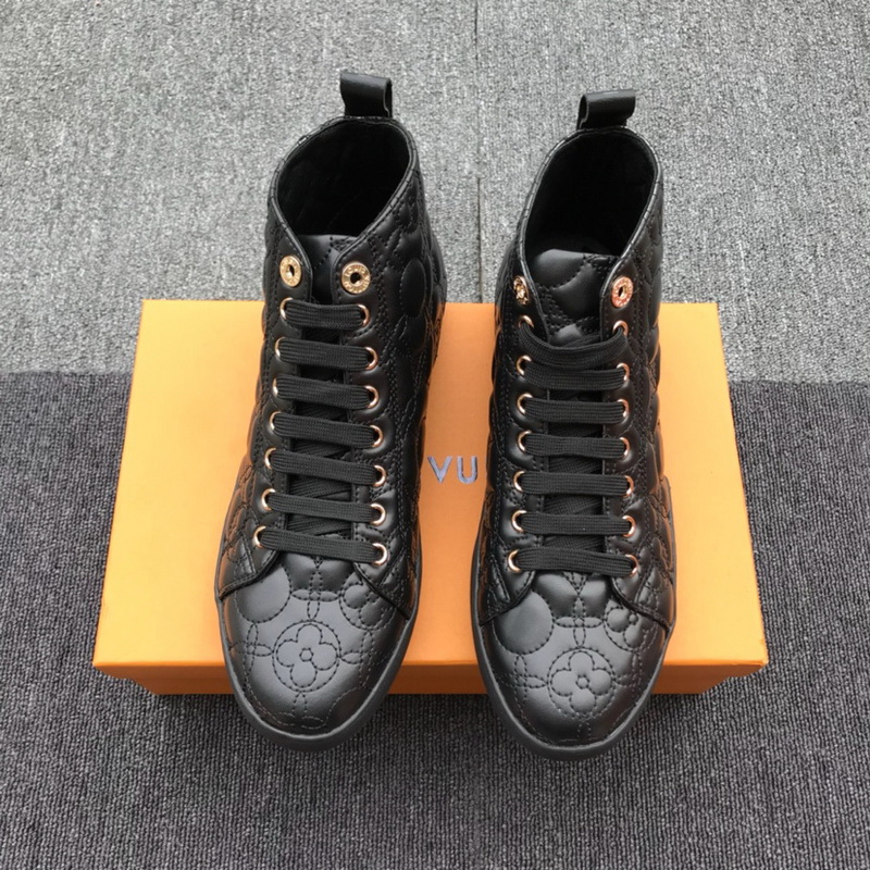 LV Men shoes 1;1 quality-2032