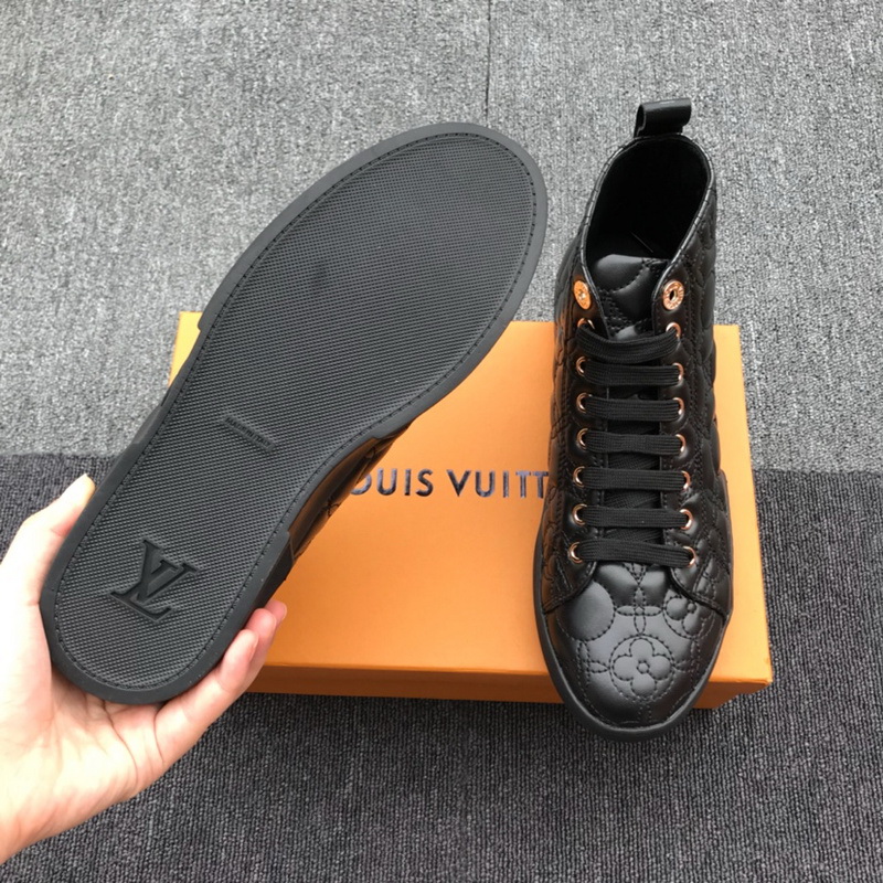 LV Men shoes 1;1 quality-2032