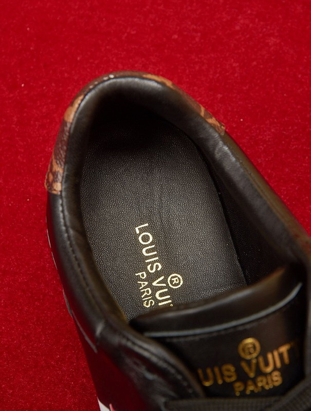 LV Men shoes 1;1 quality-2040