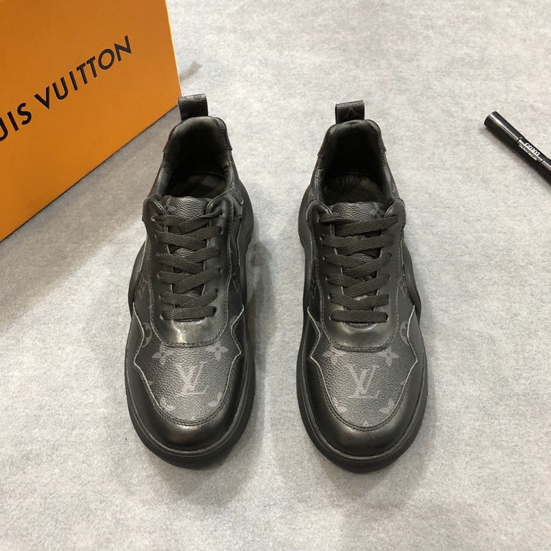 LV Men shoes 1;1 quality-2046