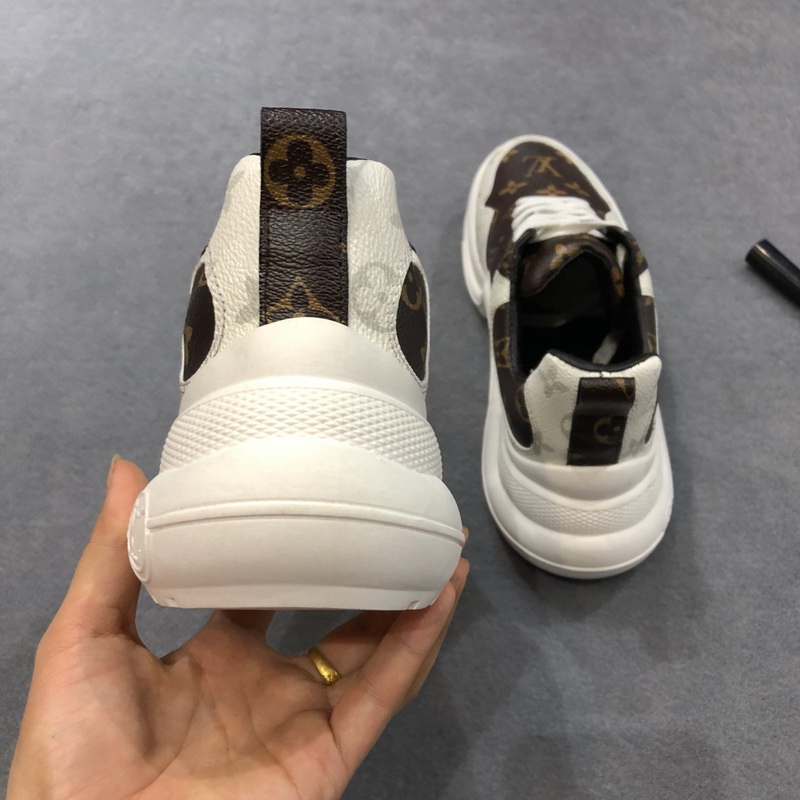 LV Men shoes 1;1 quality-2049