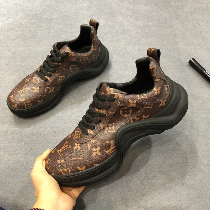 LV Men shoes 1;1 quality-2050