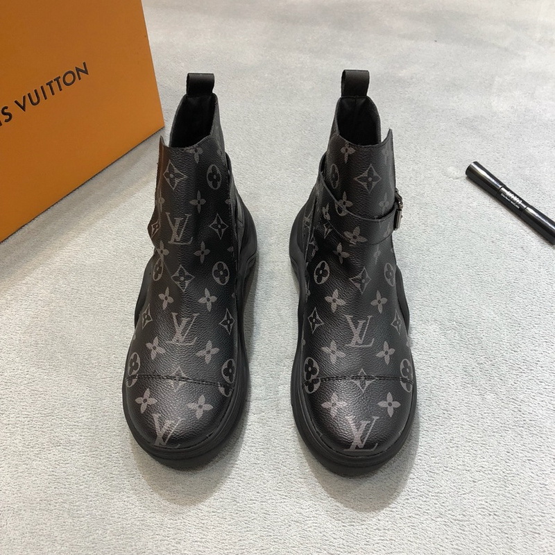 LV Men shoes 1;1 quality-2051