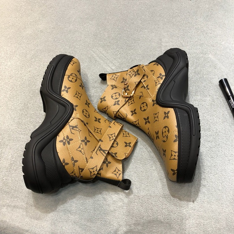 LV Men shoes 1;1 quality-2052