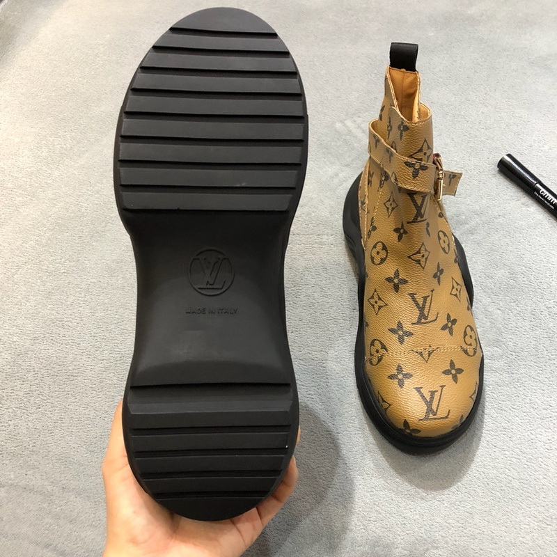 LV Men shoes 1;1 quality-2052