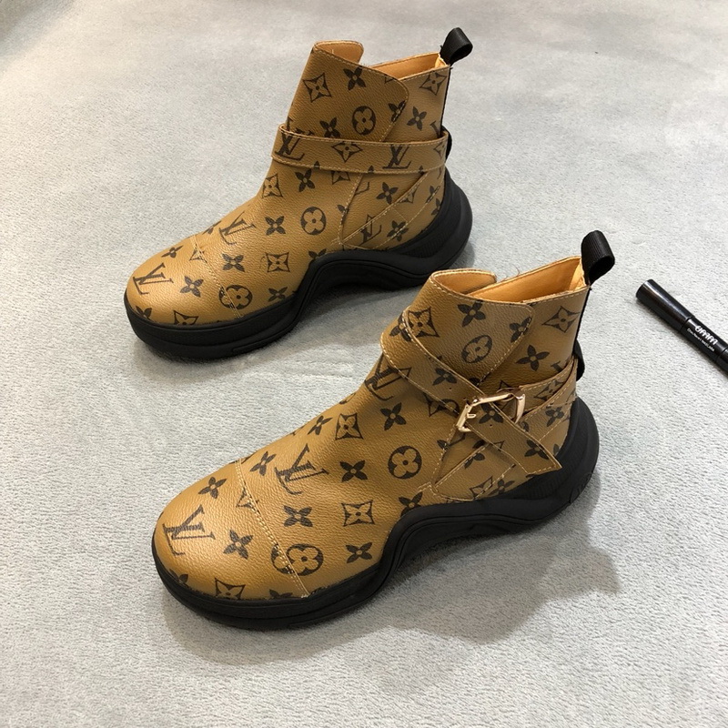 LV Men shoes 1;1 quality-2052