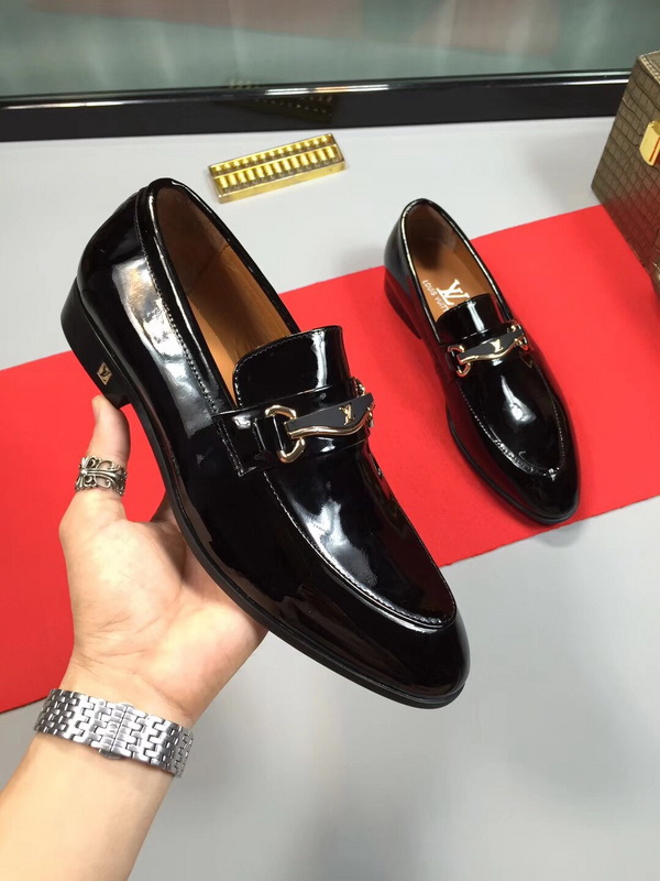 LV Men shoes 1;1 quality-2065