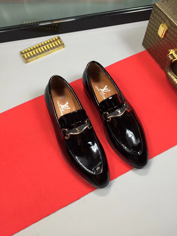 LV Men shoes 1;1 quality-2065