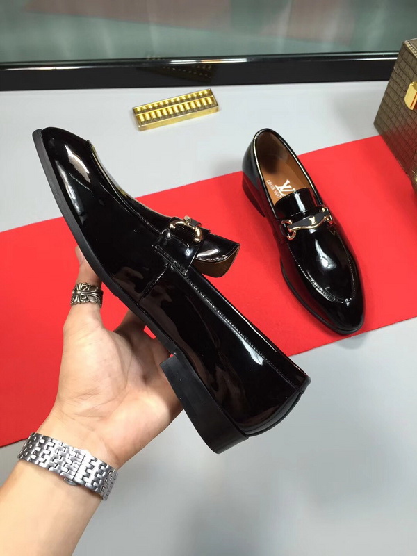 LV Men shoes 1;1 quality-2065