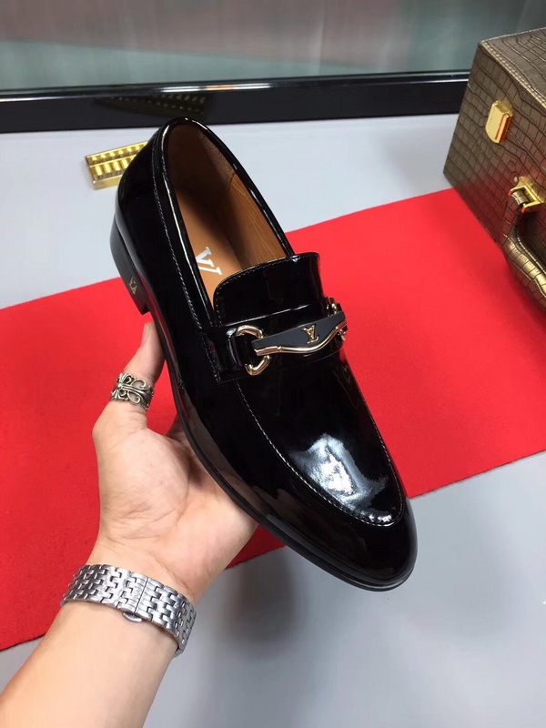 LV Men shoes 1;1 quality-2065