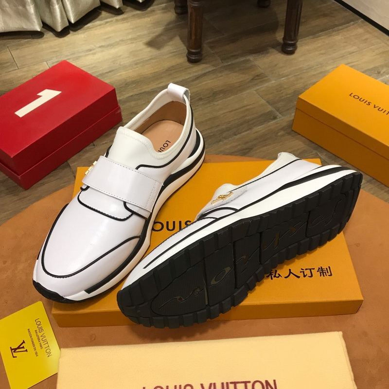 LV Men shoes 1;1 quality-2066