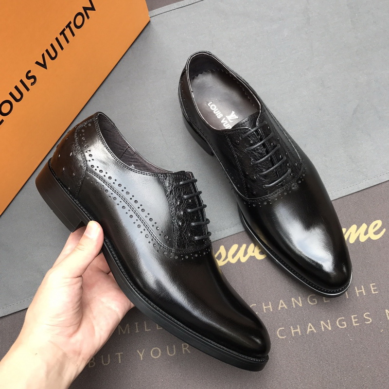 LV Men shoes 1;1 quality-2081