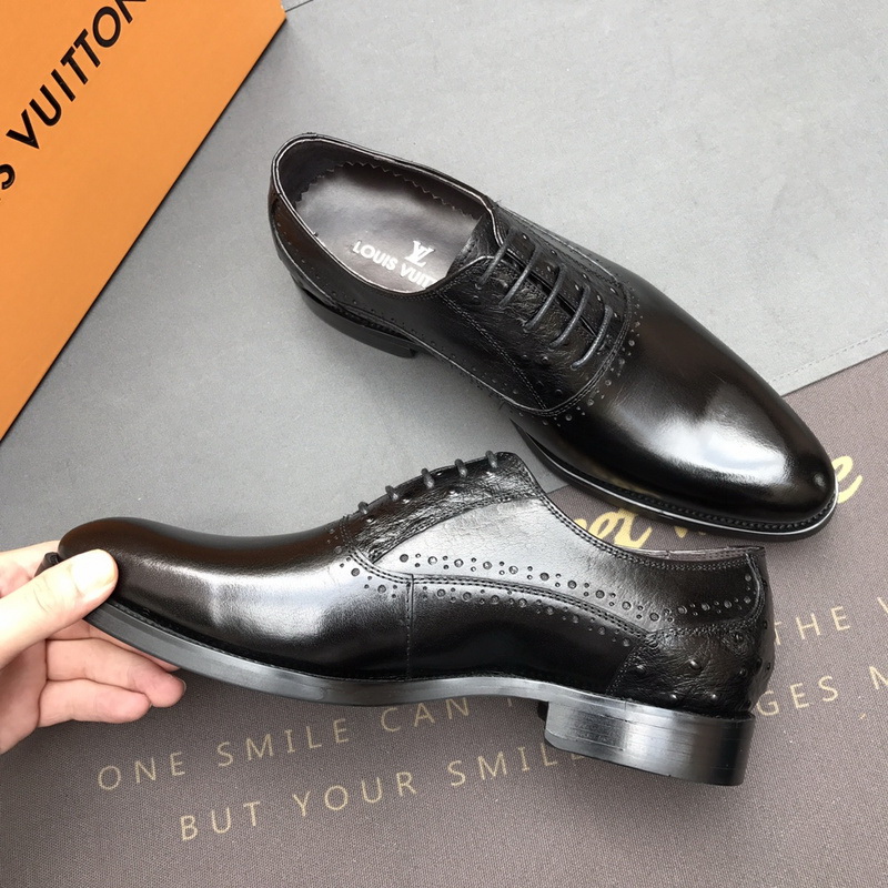 LV Men shoes 1;1 quality-2081