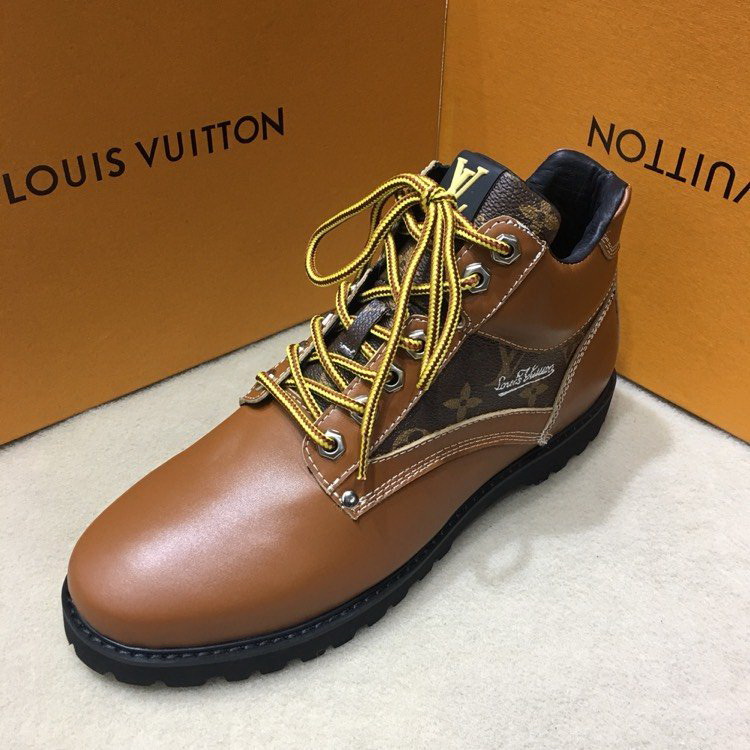 LV Men shoes 1;1 quality-2089