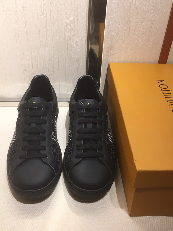 LV Men shoes 1;1 quality-2099