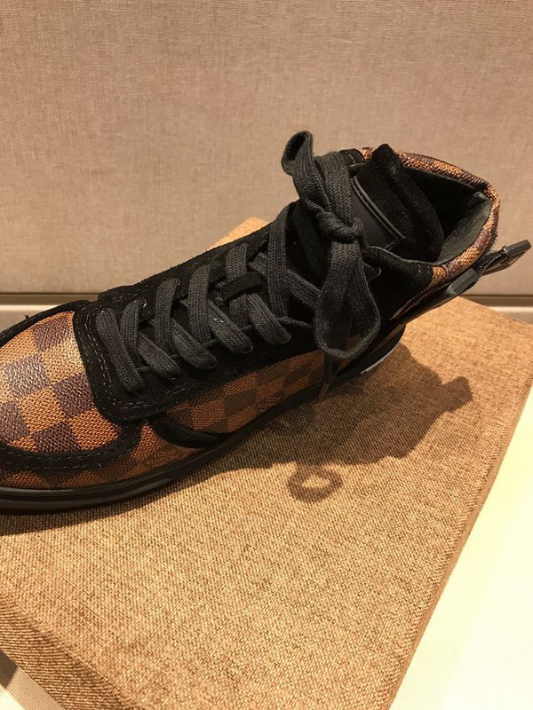 LV Men shoes 1;1 quality-2128