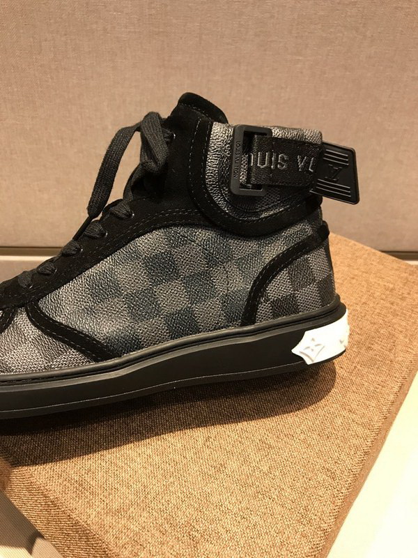 LV Men shoes 1;1 quality-2129