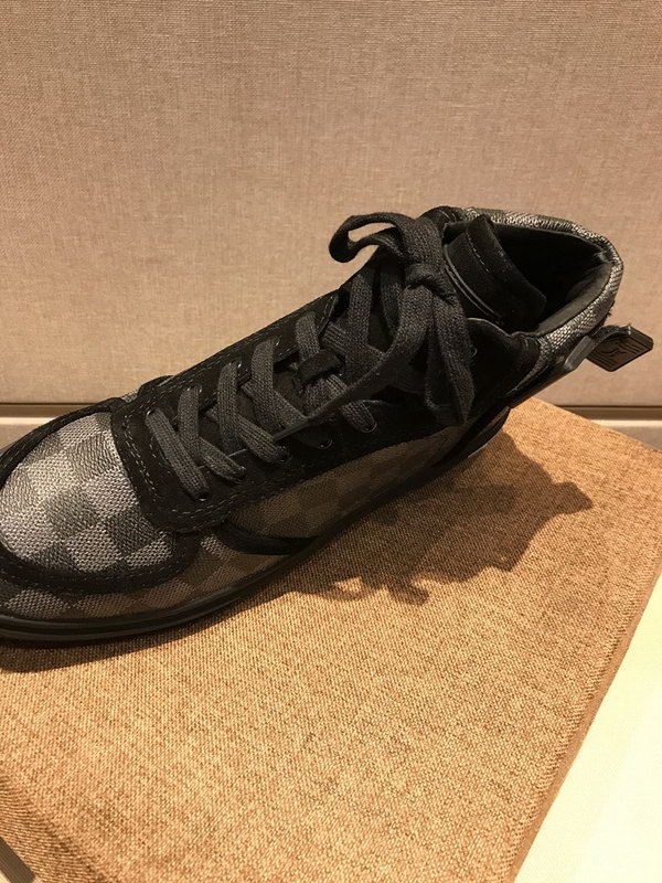 LV Men shoes 1;1 quality-2129