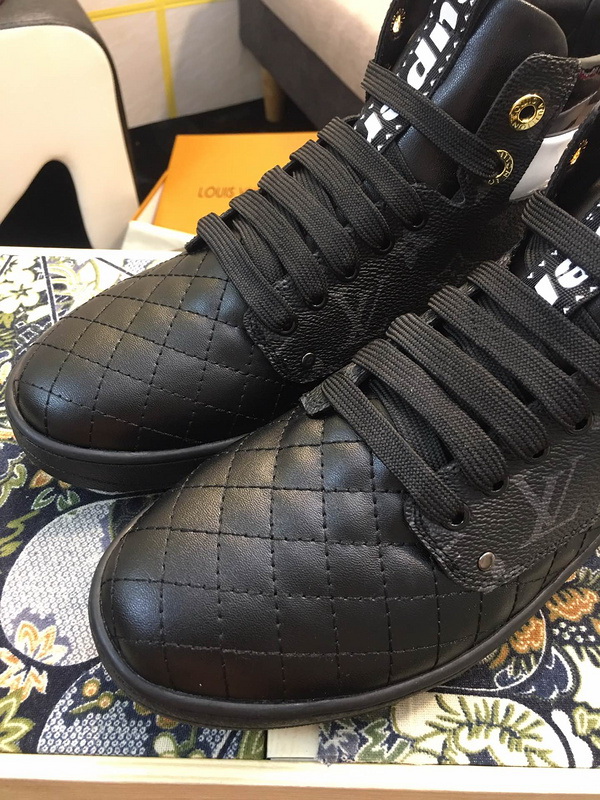 LV Men shoes 1;1 quality-2131