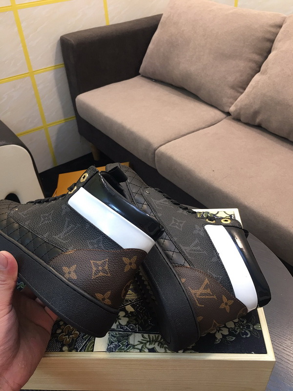 LV Men shoes 1;1 quality-2131