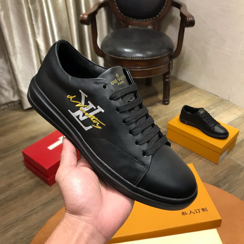 LV Men shoes 1;1 quality-2133