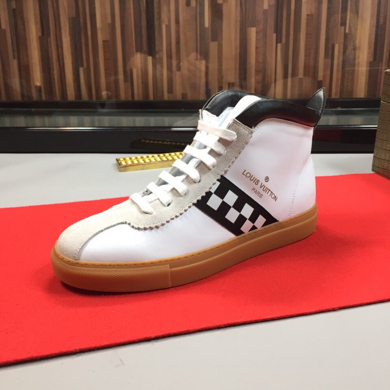 LV Men shoes 1;1 quality-2147