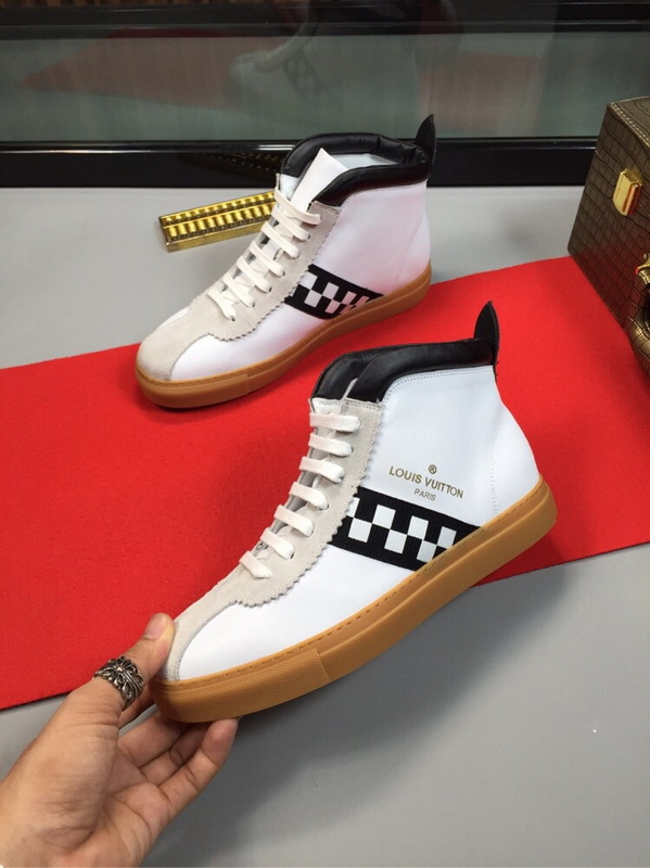 LV Men shoes 1;1 quality-2147