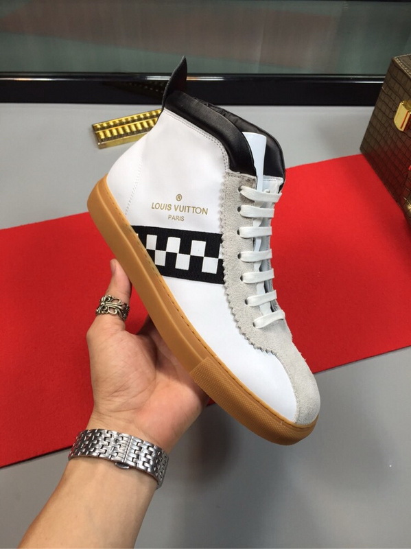 LV Men shoes 1;1 quality-2147