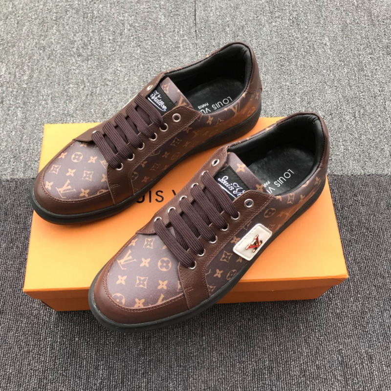 LV Men shoes 1;1 quality-2161