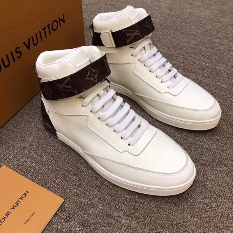 LV Men shoes 1;1 quality-2171