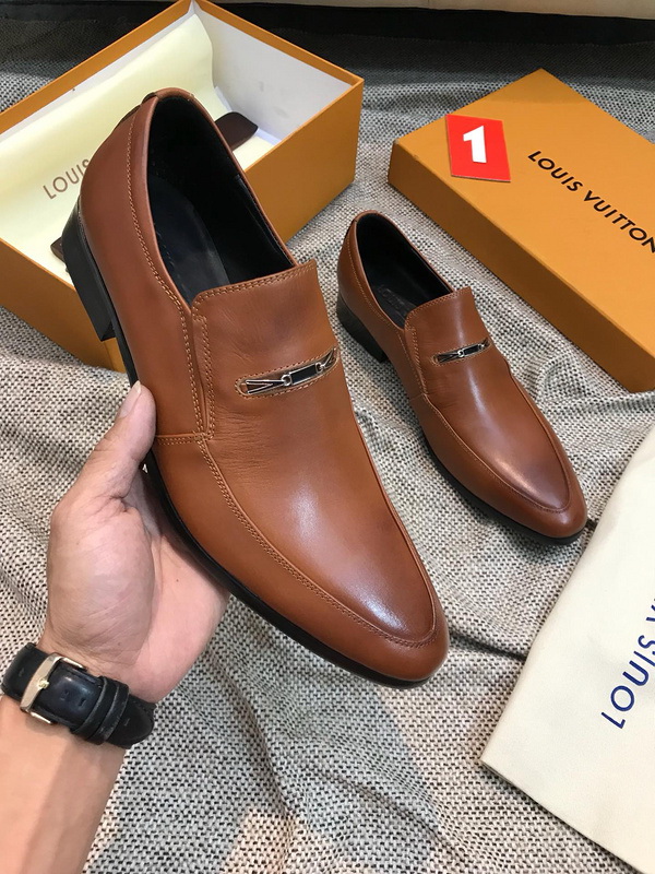 LV Men shoes 1;1 quality-2176