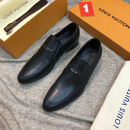 LV Men shoes 1;1 quality-2178