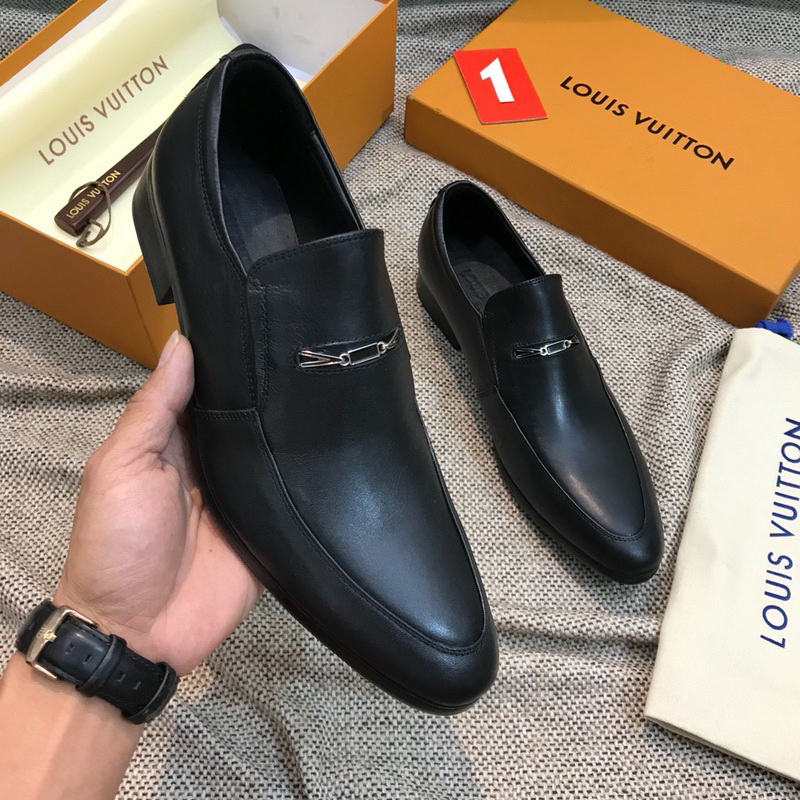 LV Men shoes 1;1 quality-2178