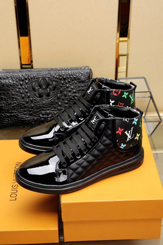 LV Men shoes 1:1 quality-980