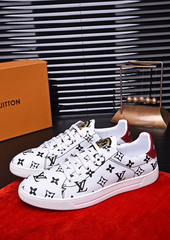 LV Men shoes 1:1 quality-985