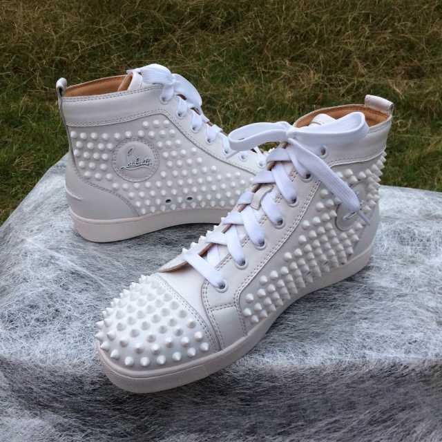 Super Max High End Christian Louboutin Louis Spikes Men′s Flat Sneaker White(with receipt)