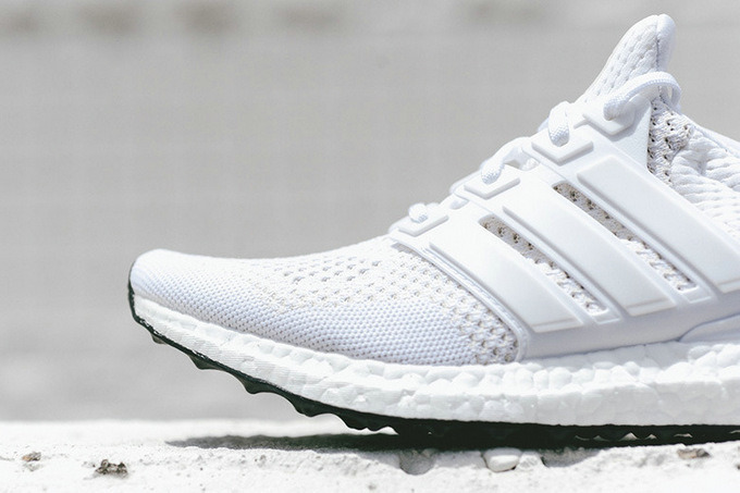 Super Max Perfect  AD Ultra Boost Triple White