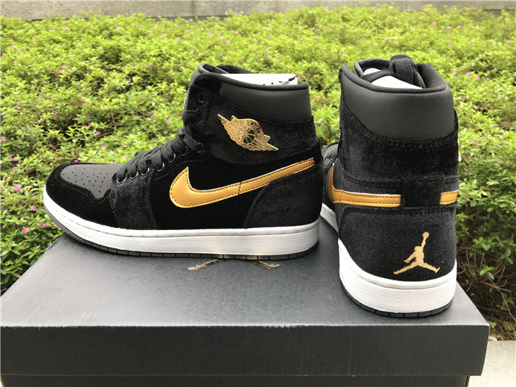 Super Max Perfect Jordan 1 Black velvet