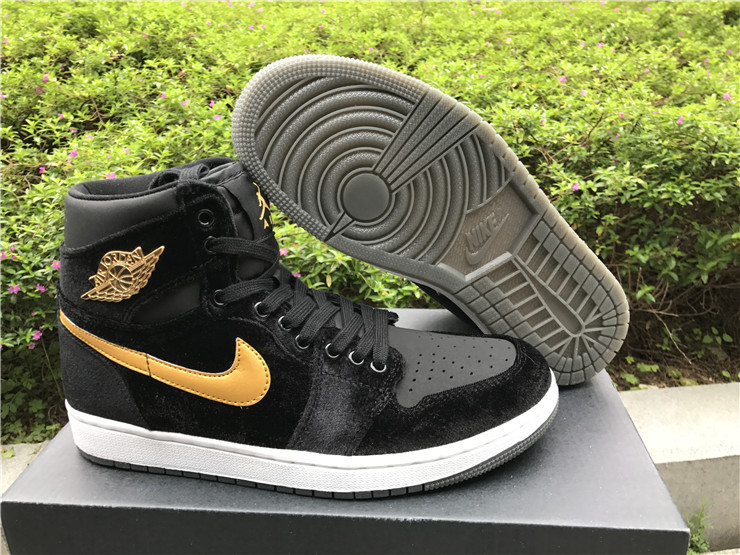 Super Max Perfect Jordan 1 Black velvet