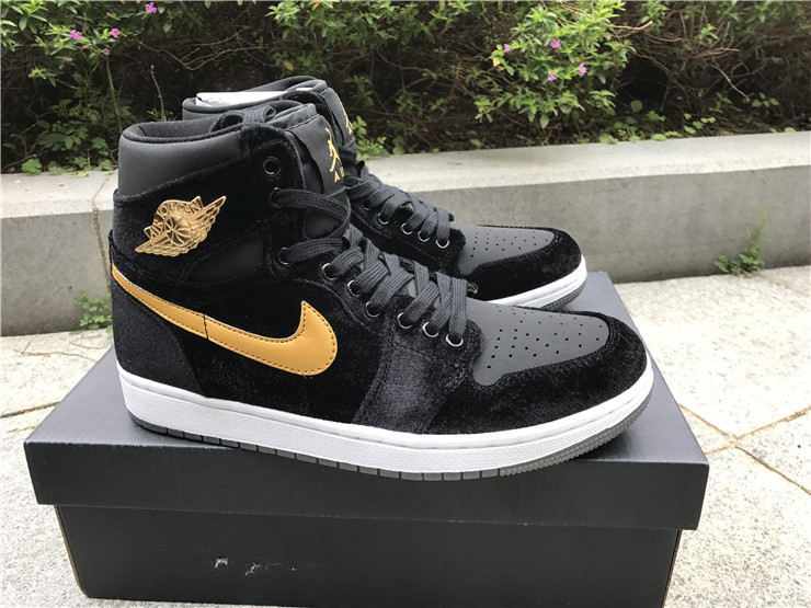 Super Max Perfect Jordan 1 Black velvet