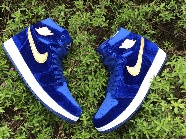 Super Max Perfect Jordan 1 Blue velvet