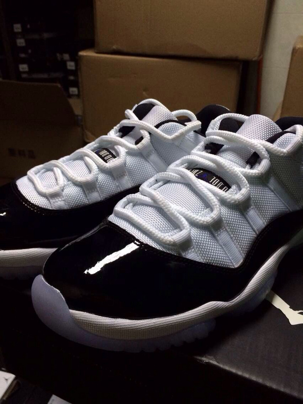 Super Max Perfect Air Jordan 11 Low “Concord”(with original carbon fiber)